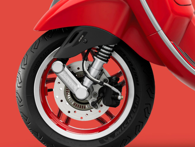 Vespa Primavera RED 150 (2026)